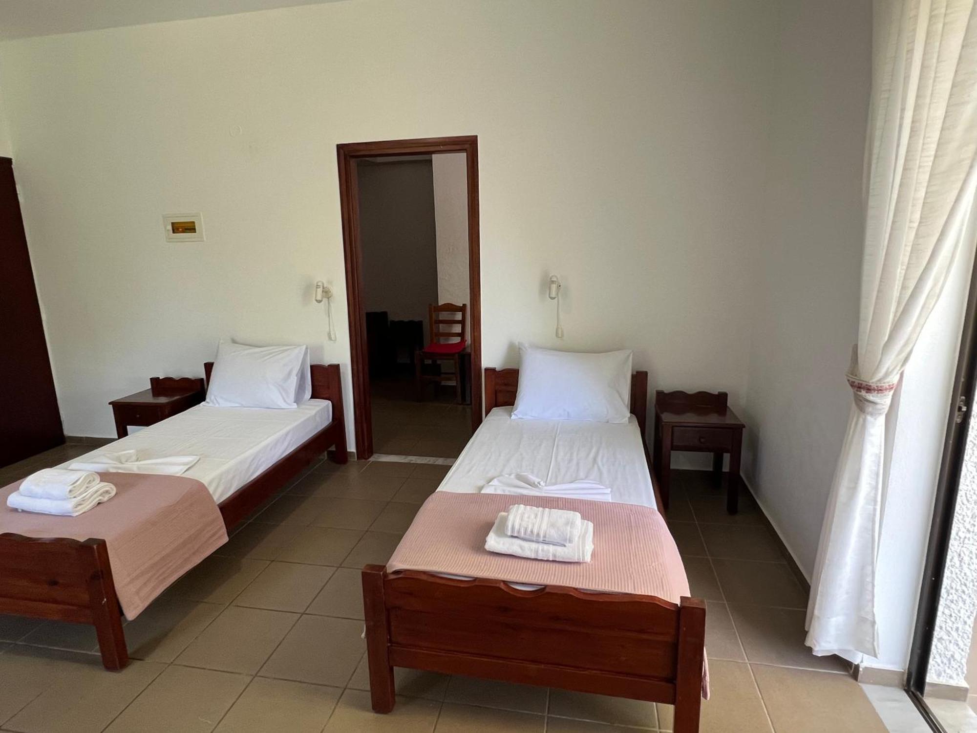 Zourpos Studios & Apartments Kalyves Ngoại thất bức ảnh