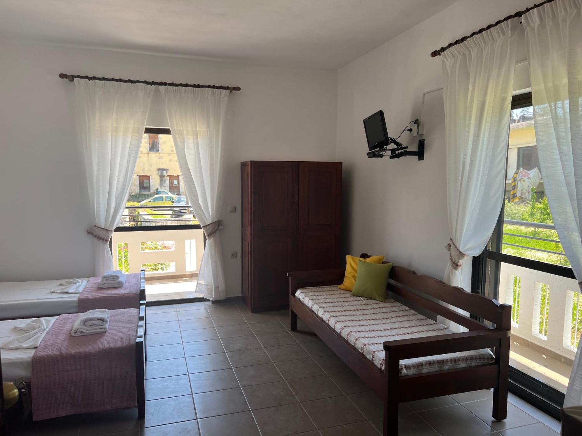 Zourpos Studios & Apartments Kalyves Ngoại thất bức ảnh