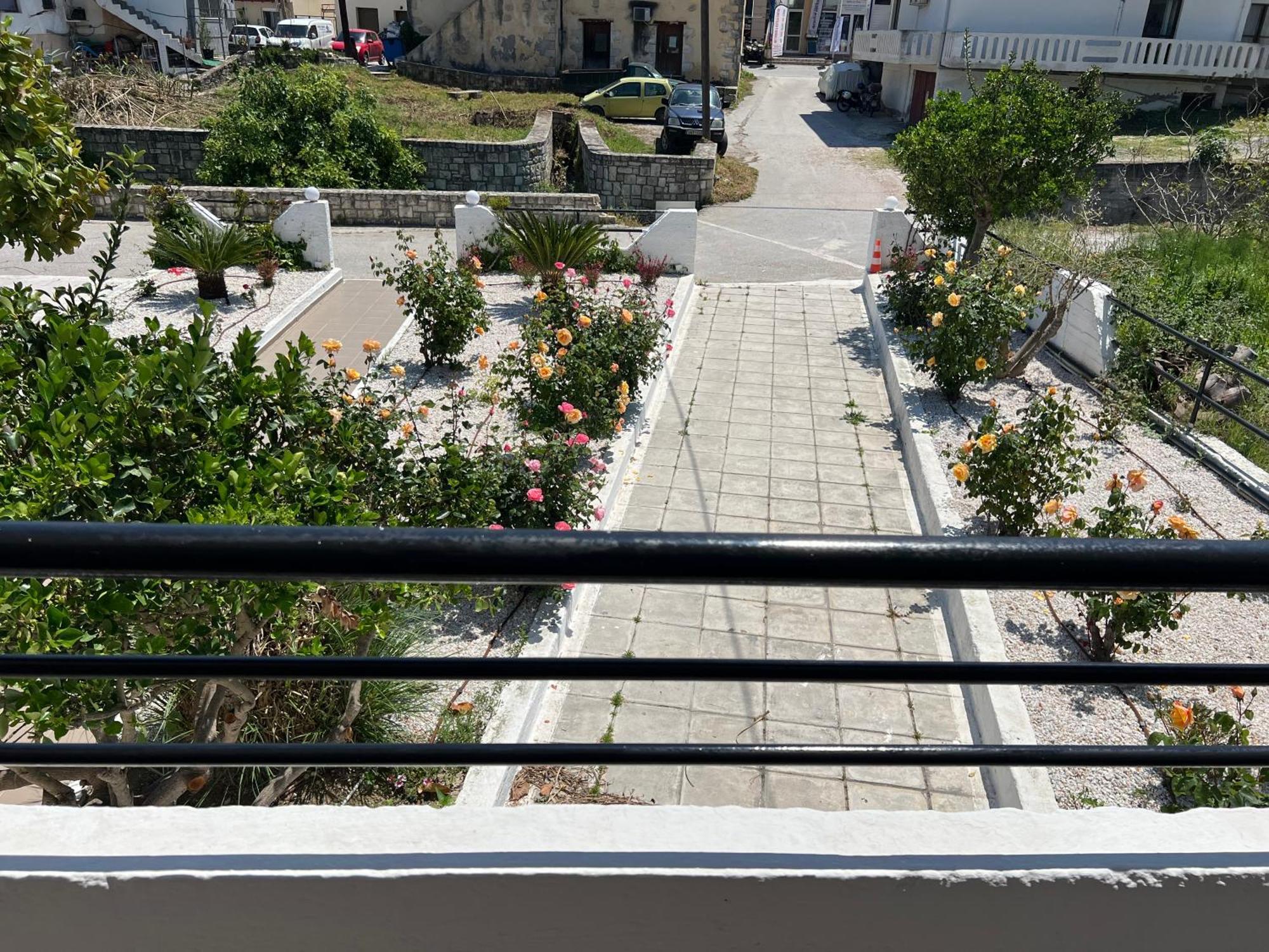Zourpos Studios & Apartments Kalyves Ngoại thất bức ảnh