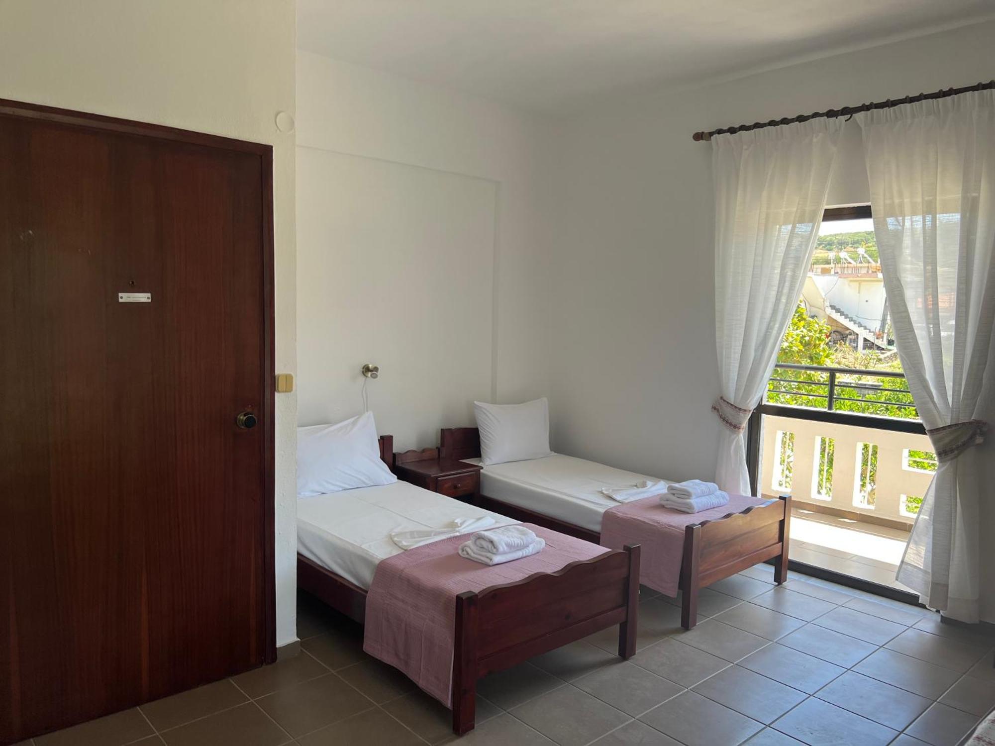 Zourpos Studios & Apartments Kalyves Ngoại thất bức ảnh