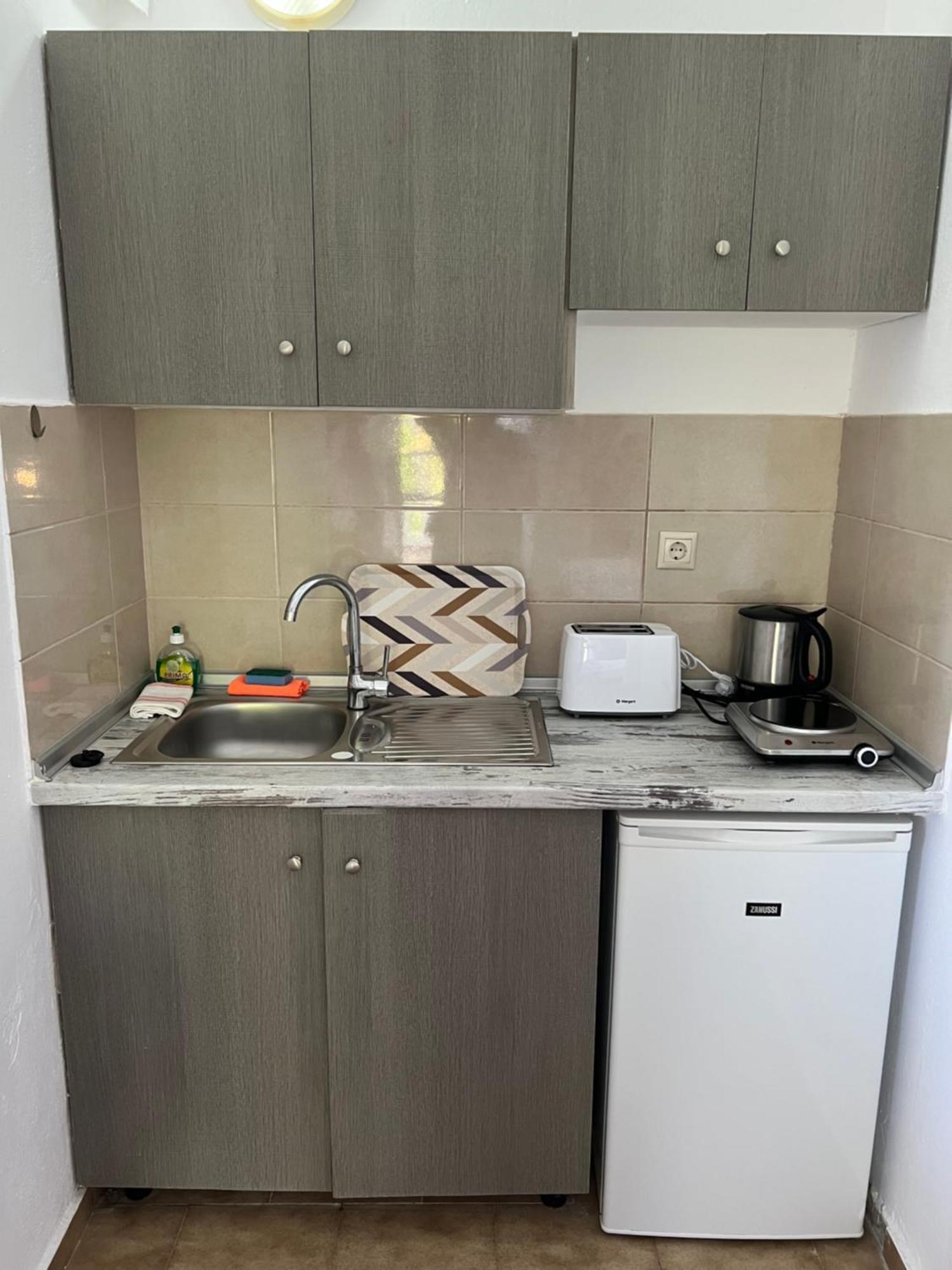 Zourpos Studios & Apartments Kalyves Ngoại thất bức ảnh
