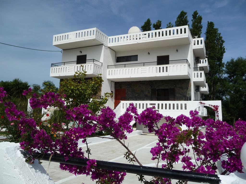 Zourpos Studios & Apartments Kalyves Ngoại thất bức ảnh