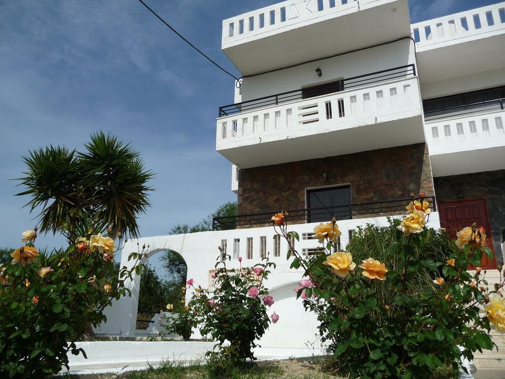 Zourpos Studios & Apartments Kalyves Ngoại thất bức ảnh